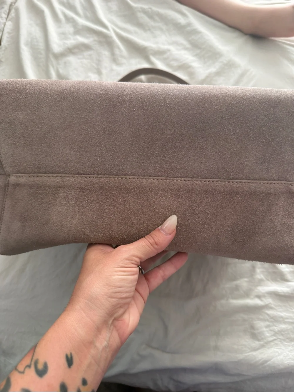 Mina baie full size suede Harlow